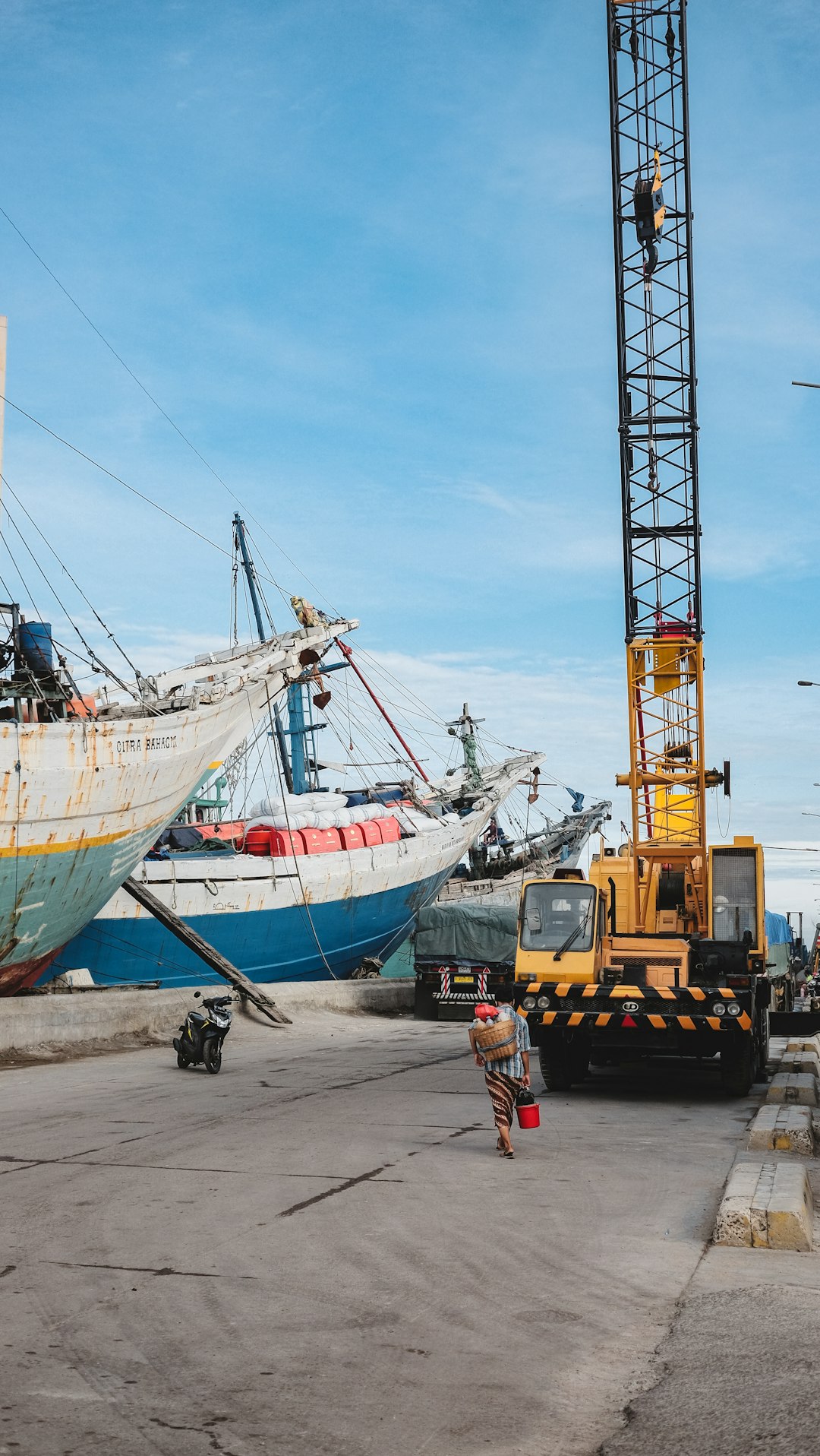 Navigating CRC IMEI Regulations and Customs Risks for Industrial Fasteners
